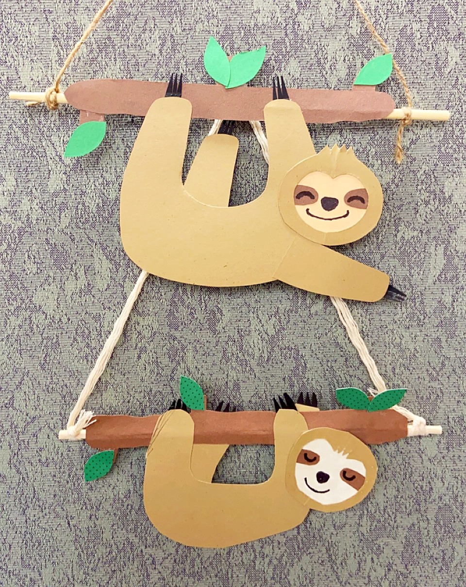 2 sloths hanging craft
