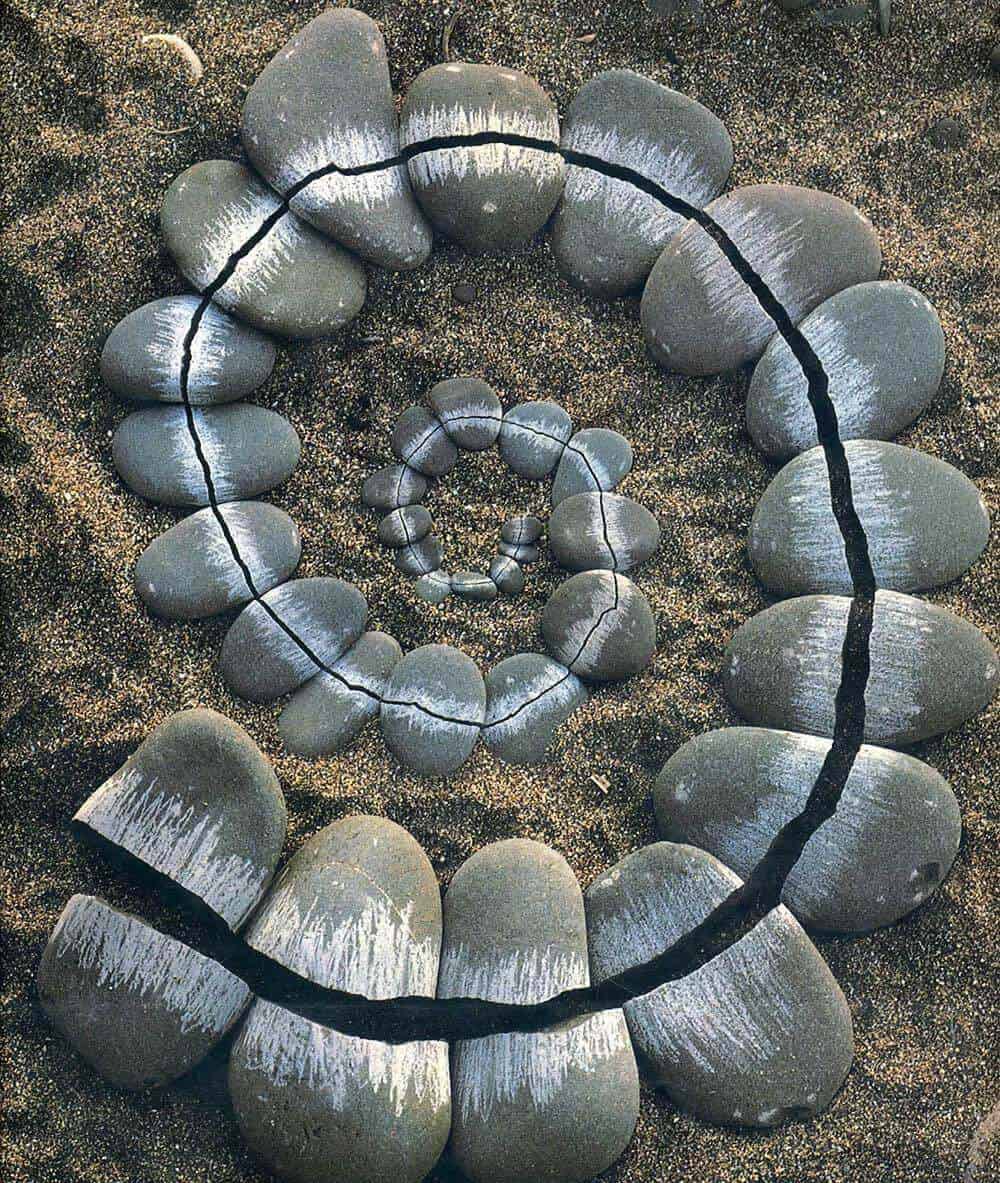 Andy Goldsworthy nature art