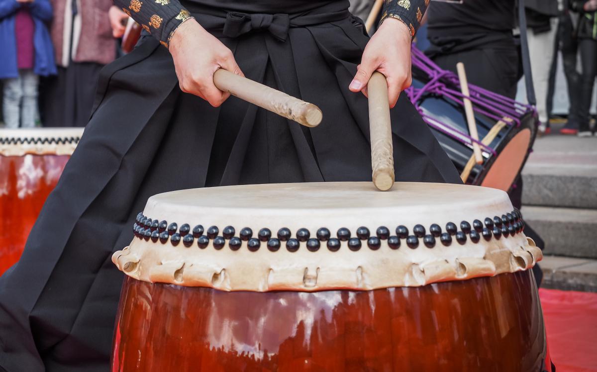 Taiko drummer playing